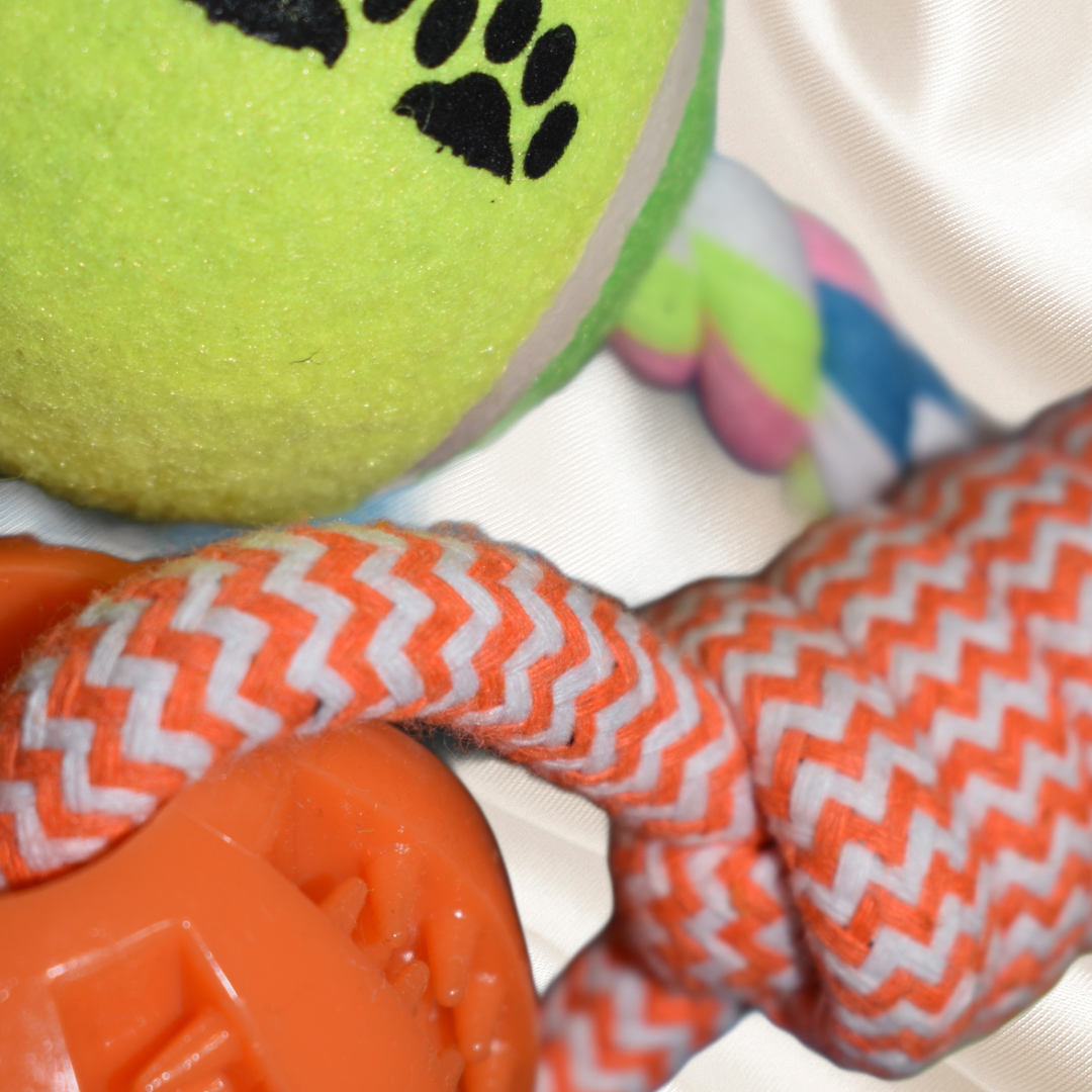 Set of tennis rope ball and rubber rope ball